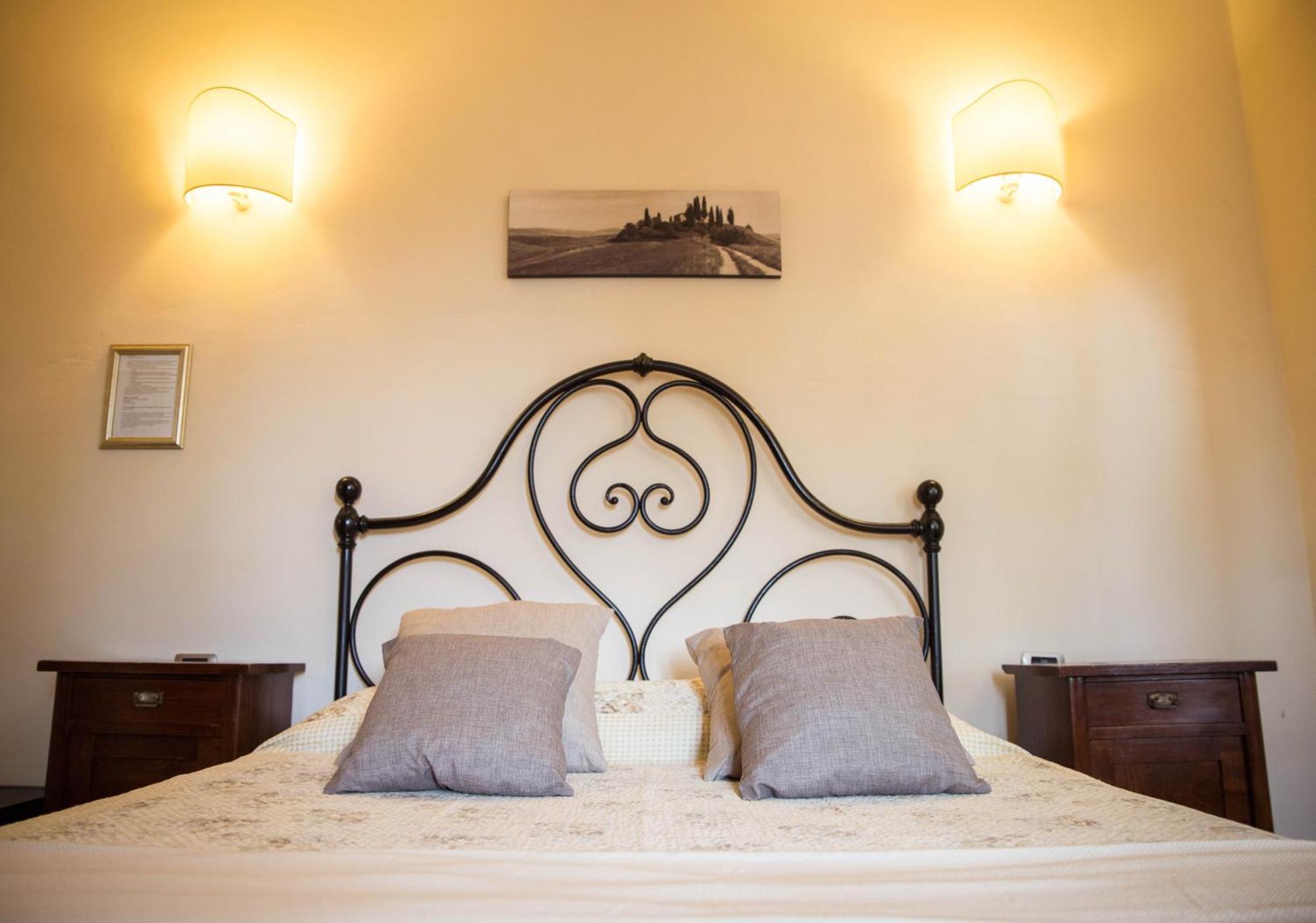Bio Agriturismo Poggio Aione 萨杜勒尼亚 外观 照片