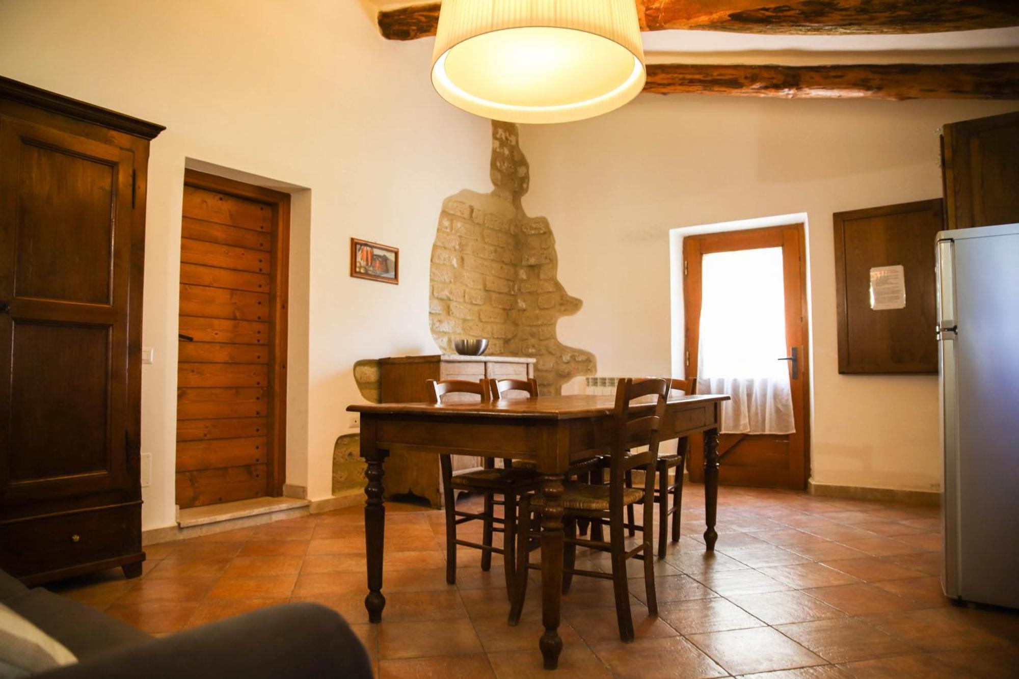 Bio Agriturismo Poggio Aione 萨杜勒尼亚 外观 照片