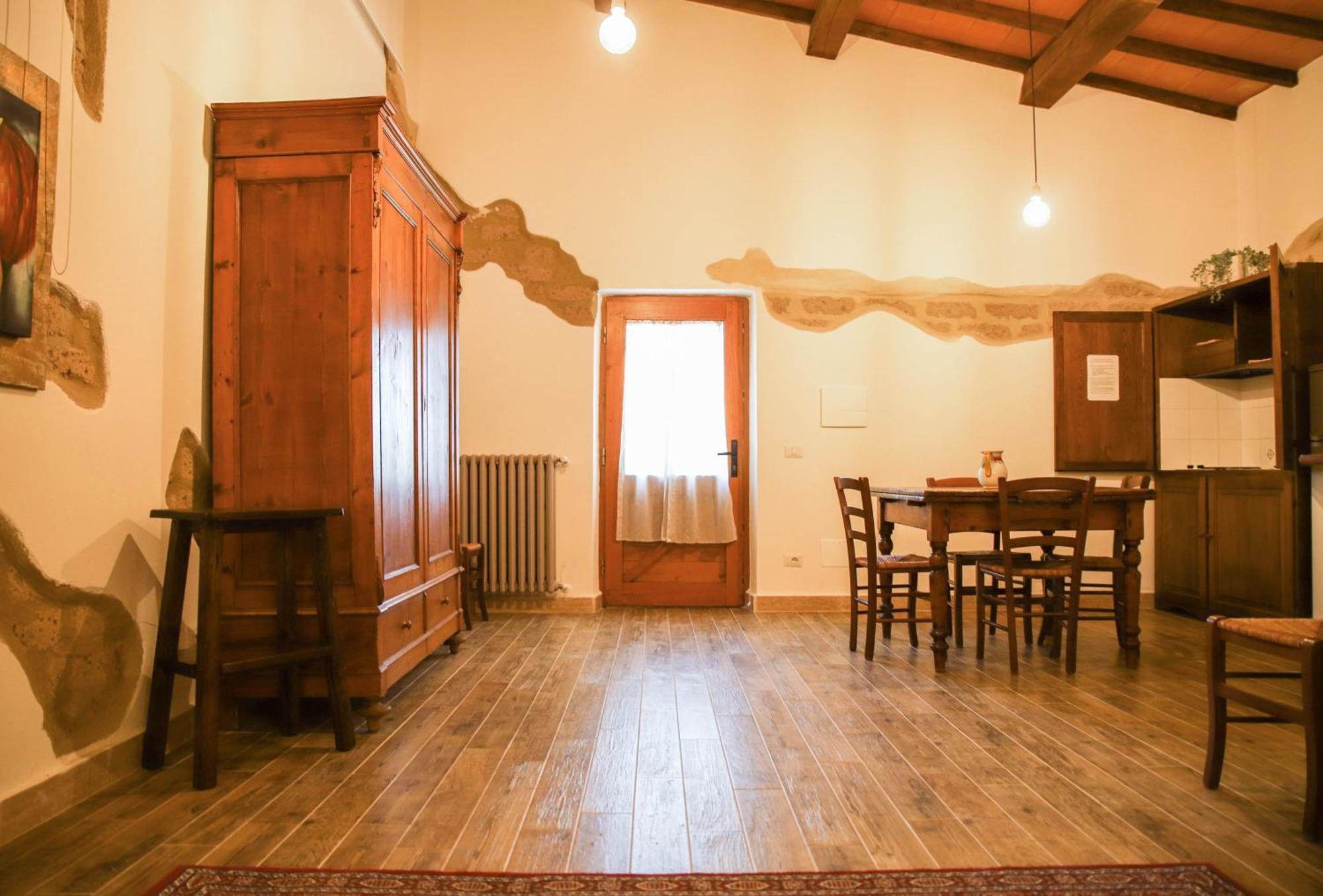 Bio Agriturismo Poggio Aione 萨杜勒尼亚 外观 照片