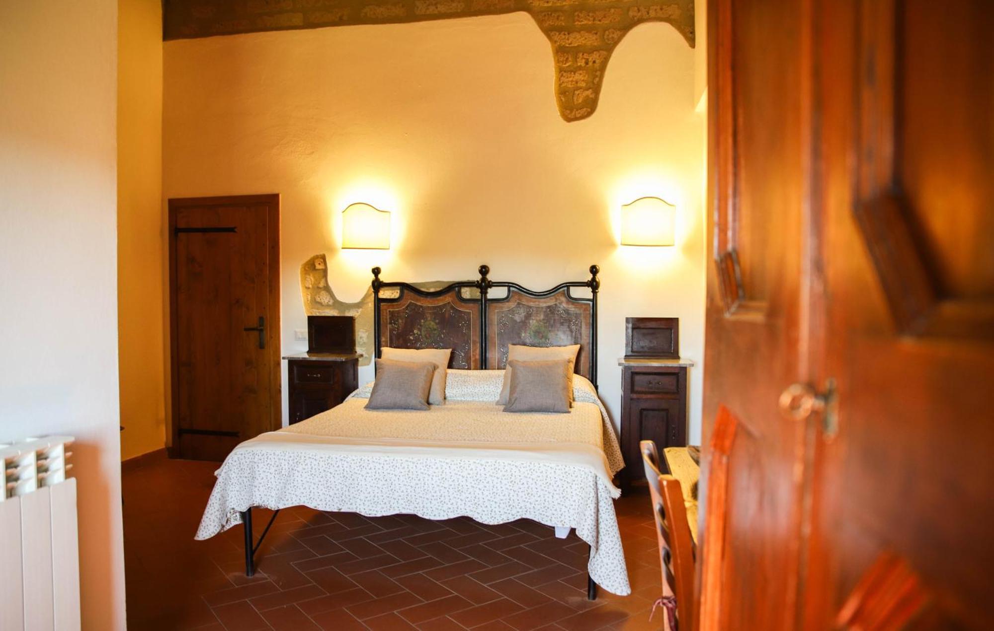 Bio Agriturismo Poggio Aione 萨杜勒尼亚 外观 照片