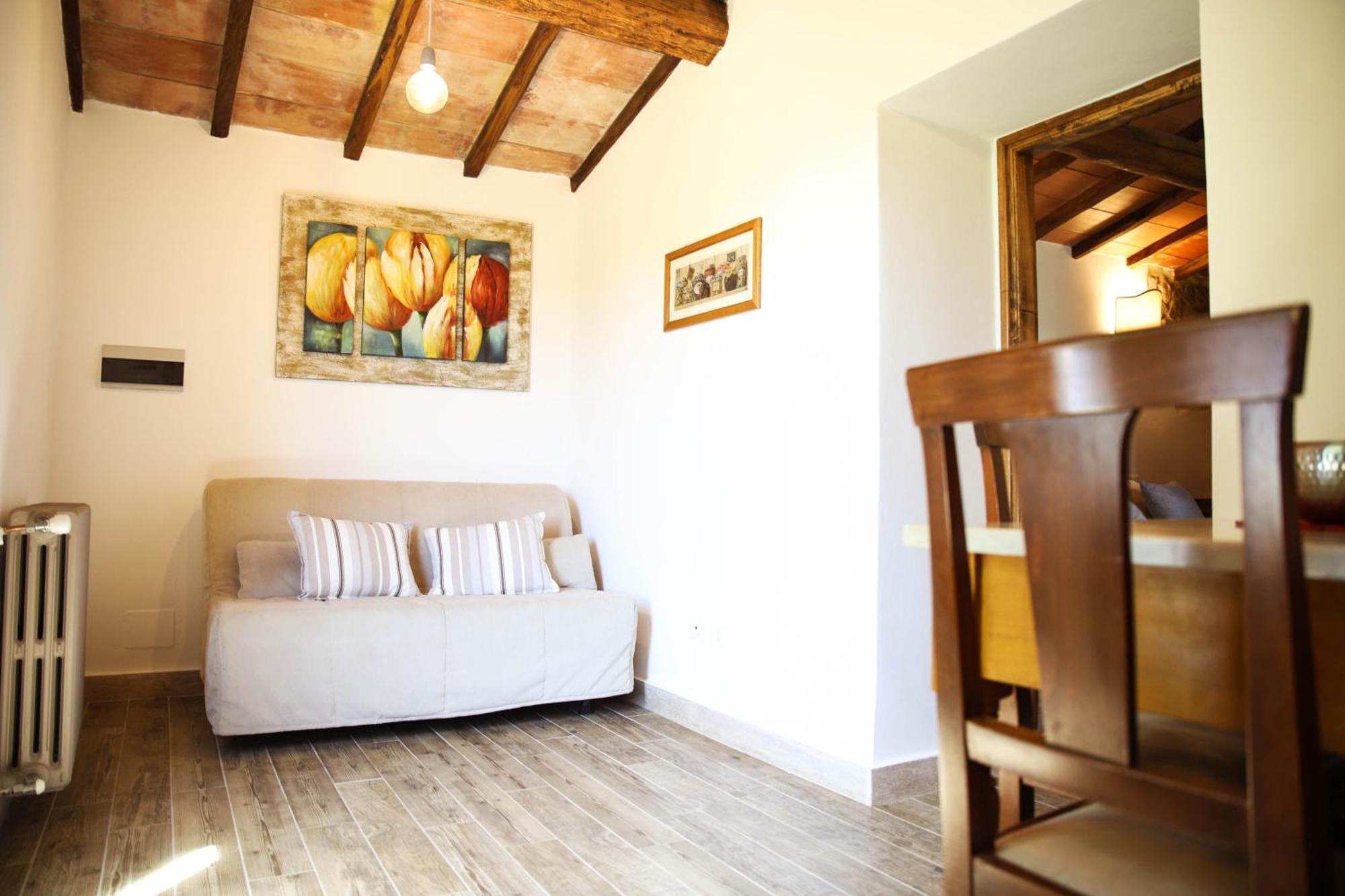 Bio Agriturismo Poggio Aione 萨杜勒尼亚 外观 照片